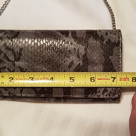 Ladies clutch / wallet gray snake pattern - Picture 2 of 8